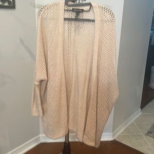 GUC. Wendy Bellissimo cream colored oversized cardigan. Size M